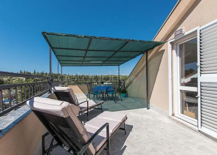 Seaview Apartments Duky